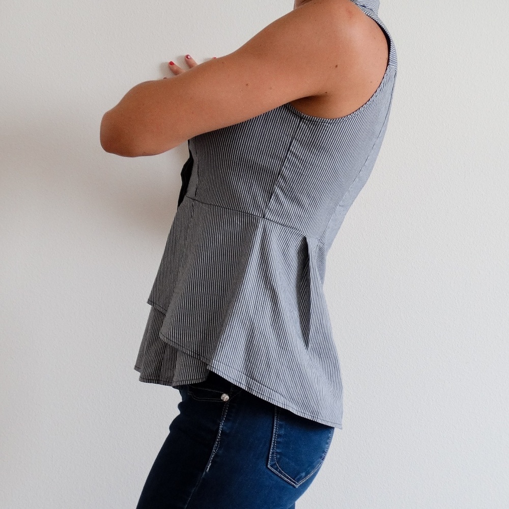 NWOT White House Striped Sleeveless Collar Top - Picture 3 of 8